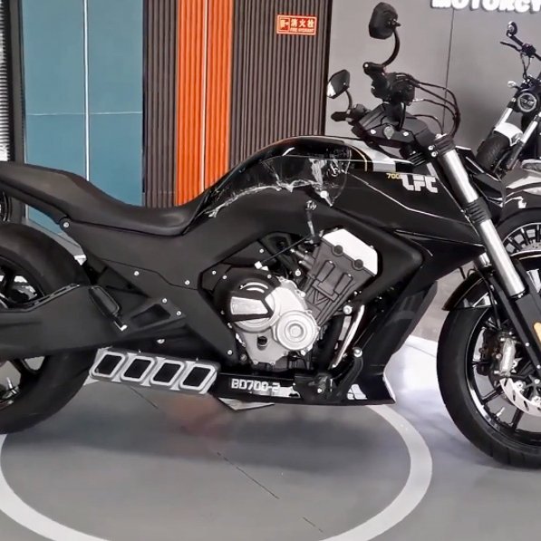 Moto Benda LFC 700 2023 nhập chính hãng giá rẻ